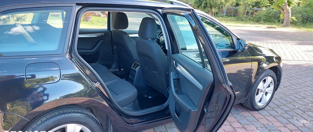 Skoda Octavia cena 44900 przebieg: 183500, rok produkcji 2018 z Sierpc małe 562
